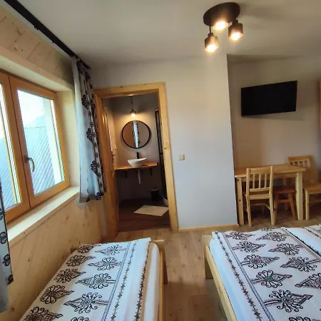 Pod Limbami Homestay *