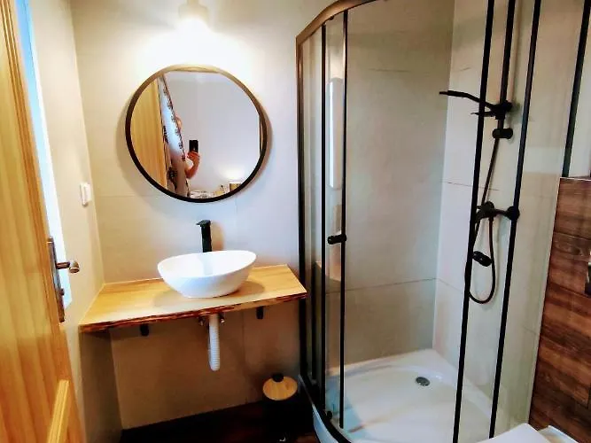 民宿 威拉波特林巴米酒店 *